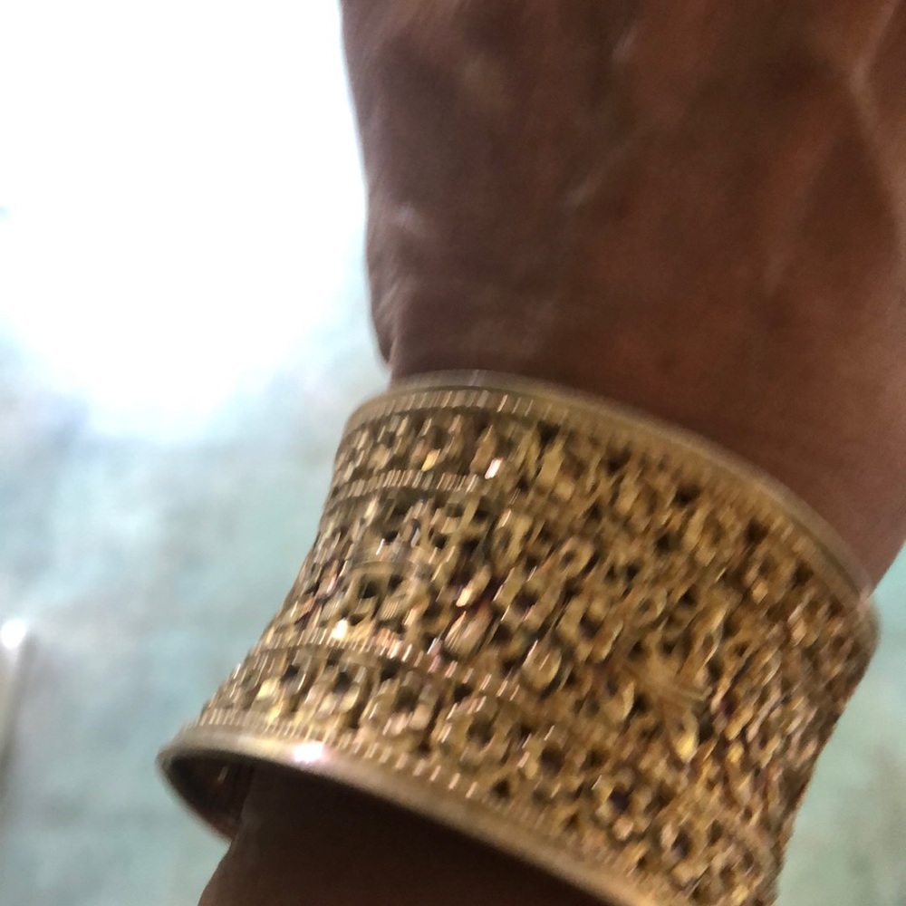 Beautiful detailed India design cuff